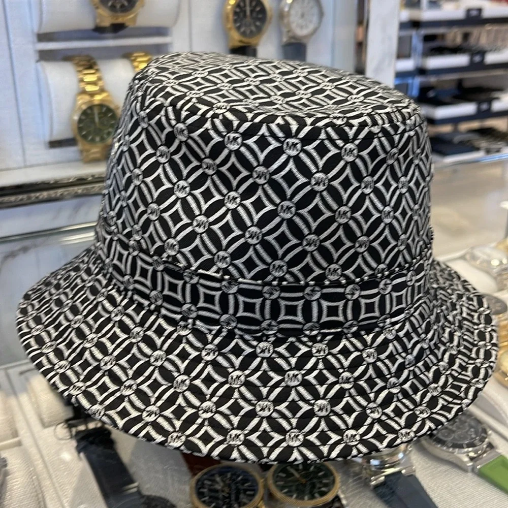 Michael Kors Women’s MK Logo Jacquard Bucket Hat
Black 
NWT - Picture 2 of 16